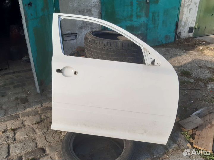 Дверь правая передняя Skoda Octavia A5