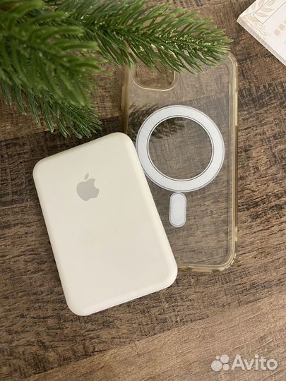 Повербанк apple