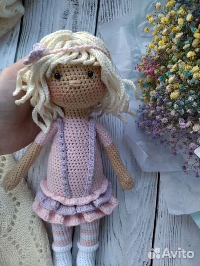 Кукла вязаная ручной работы