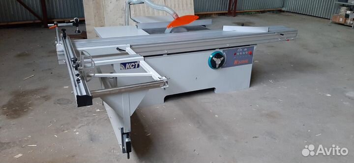 Форматно-раскроечный станок с роликовой кареткой