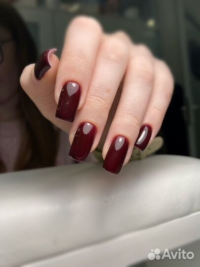 Маникюр и педикюр в студии на Родниках