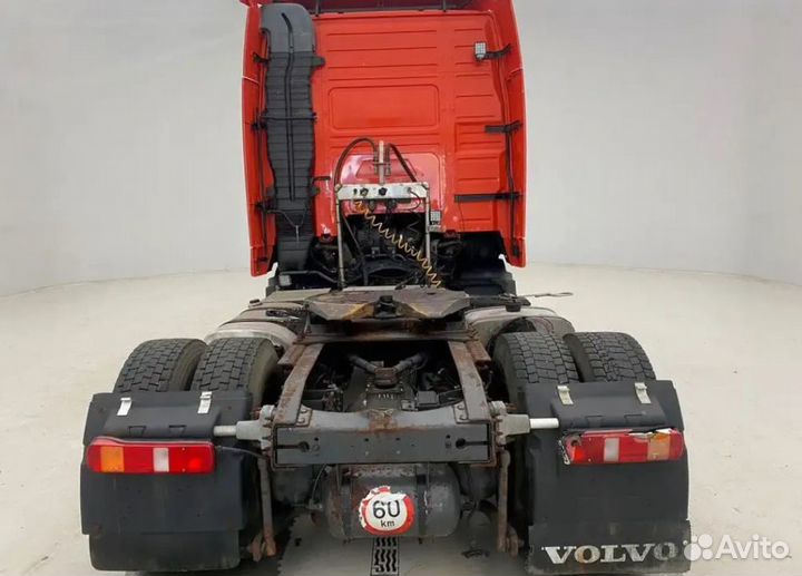 Pазбираем грузовик Volvo FH 2001-2005