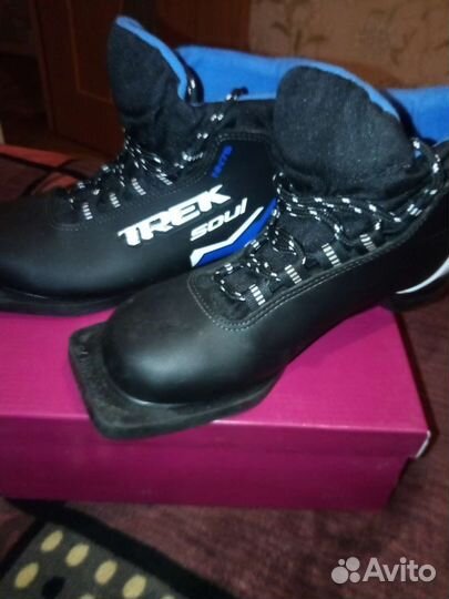 Лыжи и ботинки