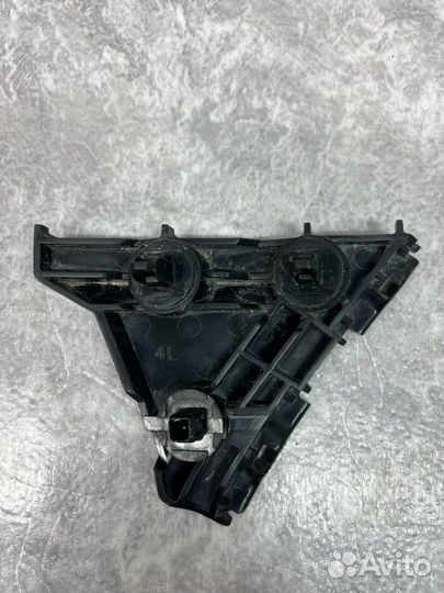 Кронштейн крепления бампера заднего левый Toyota