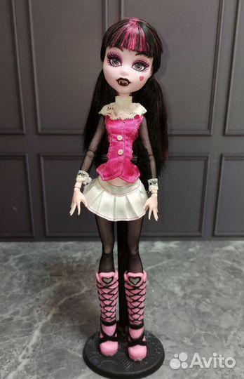 Кукла монстр хай базовая дракулаура