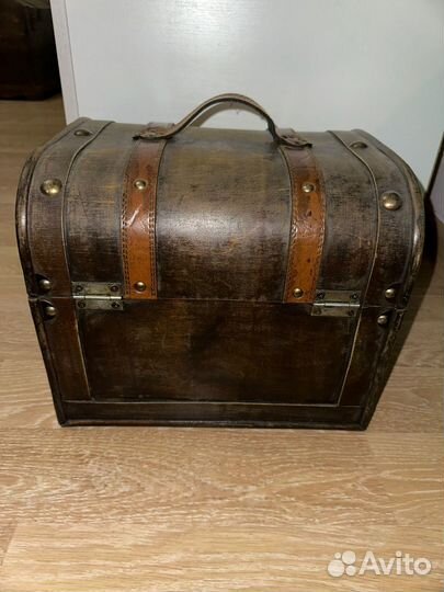 Состаренный сундук