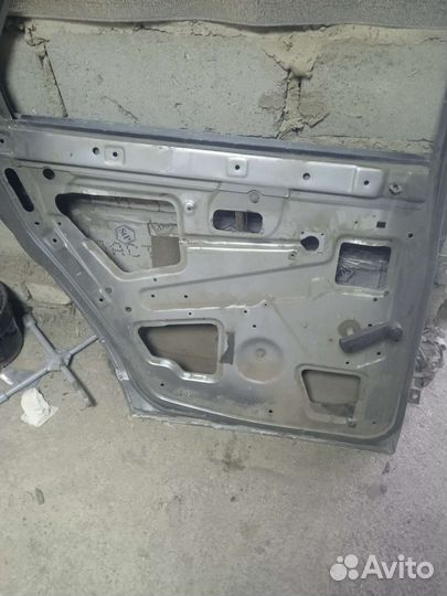 Дверь ваз 2110