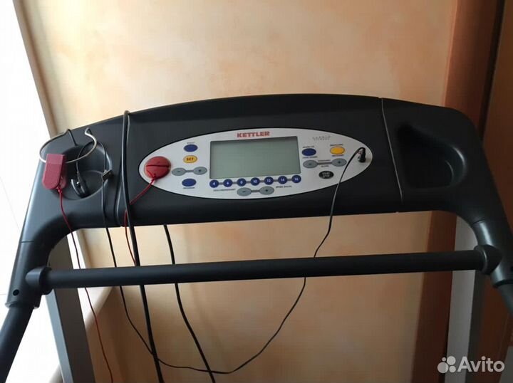 Продаю беговую дорожку kettler
