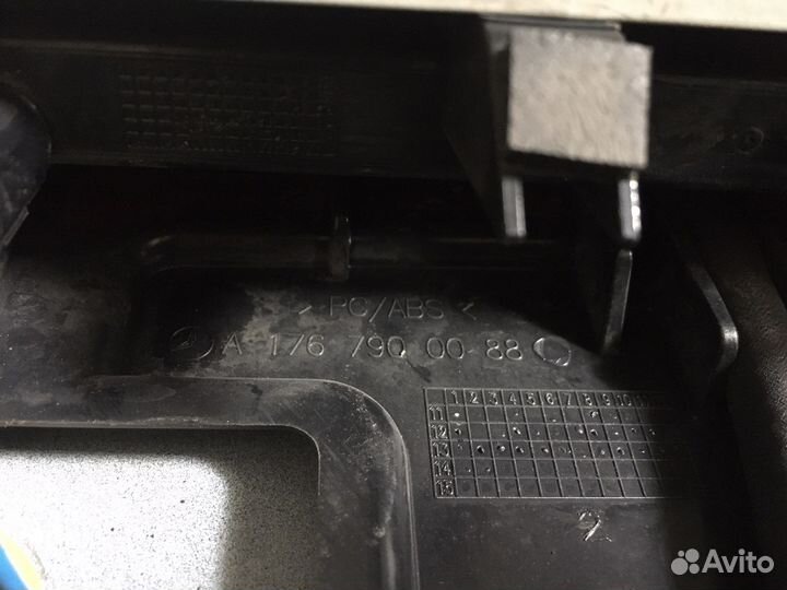 Спойлер (дефлектор) крышки багажника Mercedes A