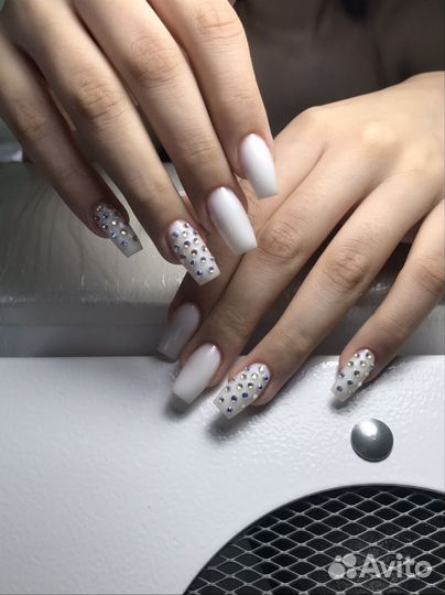 Маникюр,педикюр, наращивание ногтей