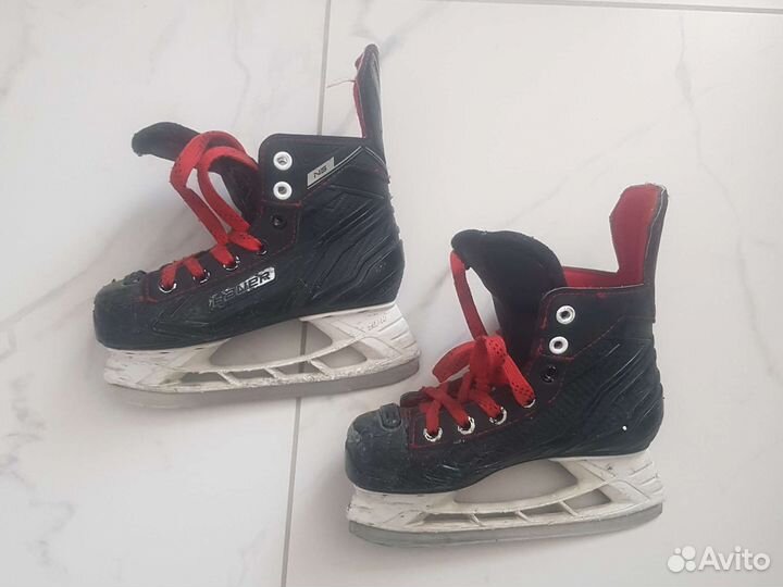 Коньки хоккейные