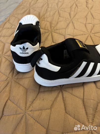 Кроссовки adidas 31