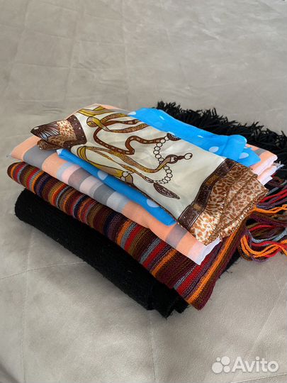 Женские шарфы и платки