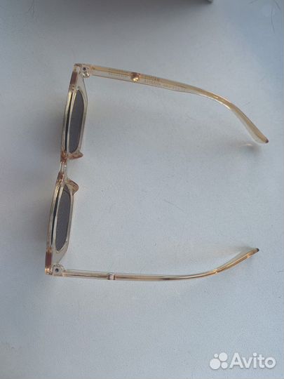 Солнцезащитные очки