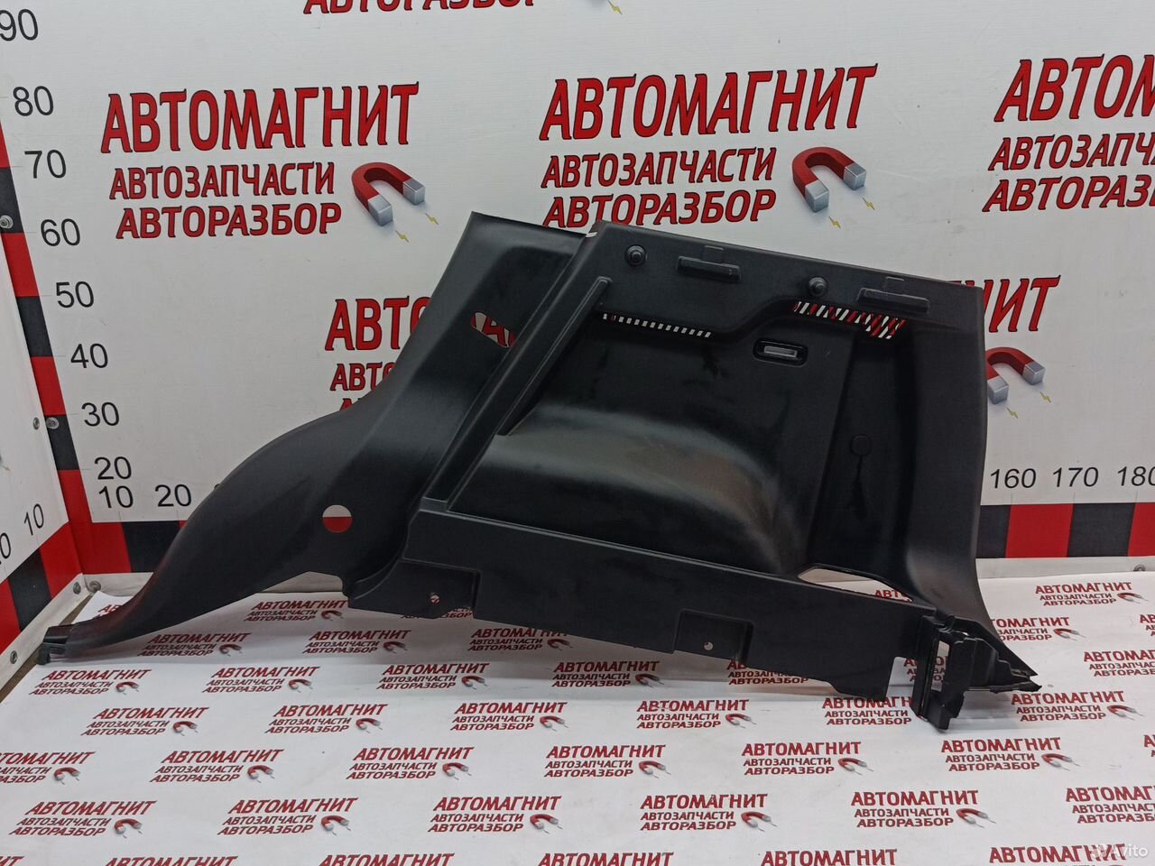 Обшивка багажника правая Haval H3