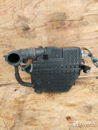 Корпус воздушногo фильтра Toyota Estima 3 AHR20W