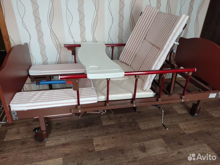 Кровать медицинская для лежачих больных