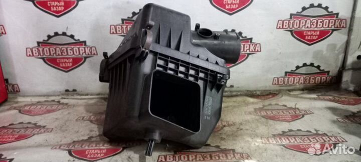 Корпус воздушного фильтра Toyota Mark X GRX125