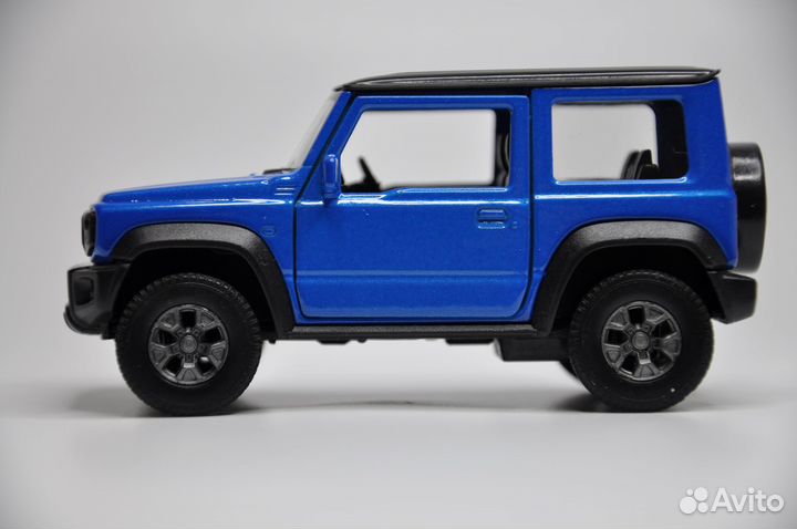 Модель автомобиля Suzuki Jimny металл