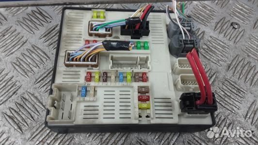 Блок предохранителей renault megane 3 (LNT09M101)