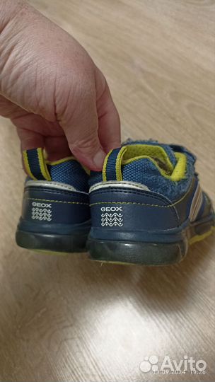 Кроссовки Geox светящиеся 27 размер