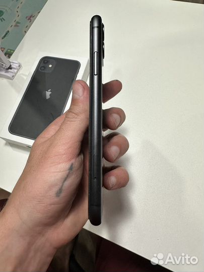 Телефон iPhone 11