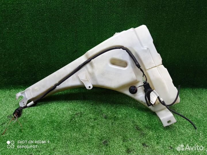 Бачок омывателя лобового стекла Volkswagen Touare