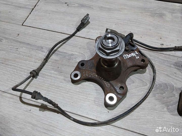 Цапфа задняя Peugeot 308