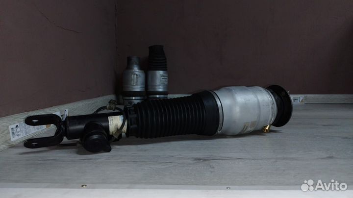 Пневмостойка Hyundai equus/centennial перед правая