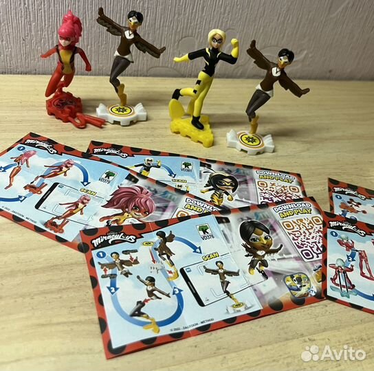 Игрушки из киндера Леди Баг