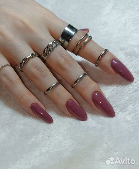 Модель на маникюр, наращивание ногтей