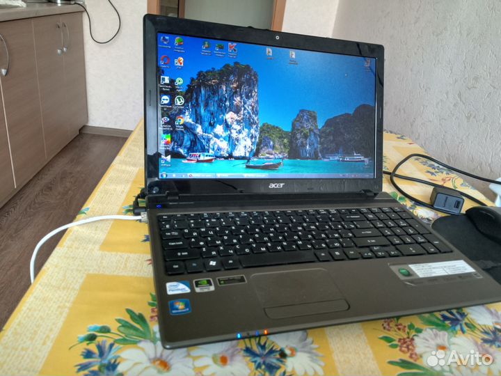 Ноутбук 15,6 дюйма б/у в рабочем состоянии