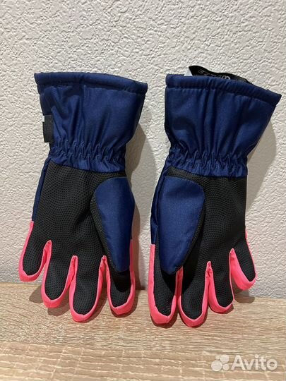 Перчатки новые непомокаемые на 5-6 лет