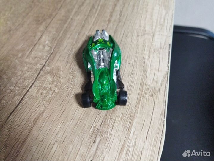 Машинка hot wheels