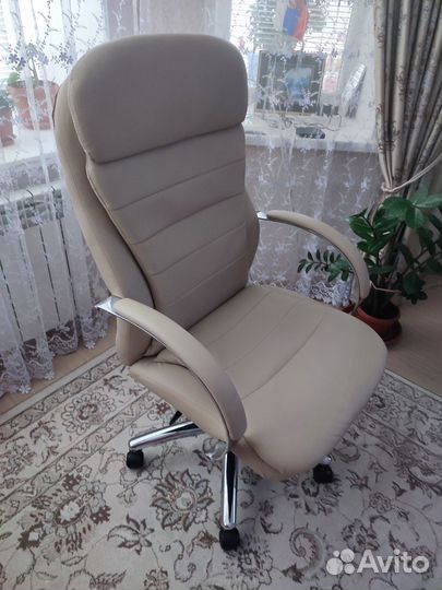 Компьютерное кресло