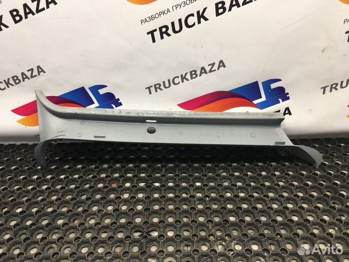 Накладка стойки лобового стекла левая