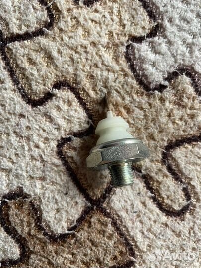 Датчик переключерия давления масла Bosch