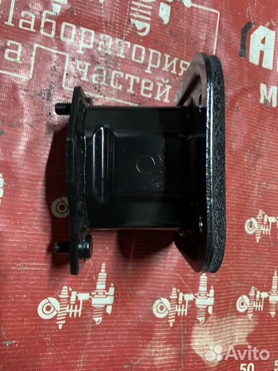 BMW 5 E60 Кронштейн усилителя бампера Л Зд