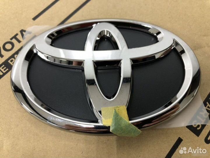 Эмблема багажника Toyota Camry V55