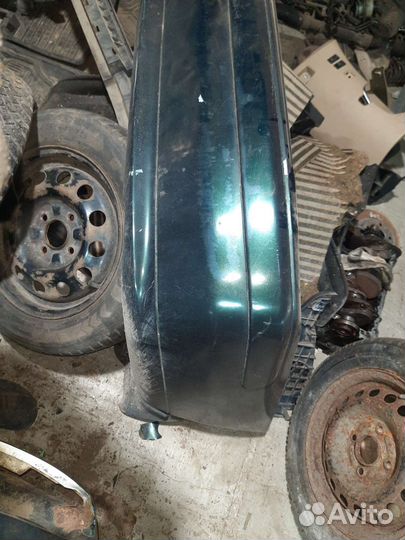 Бампер задний mitsubishi carisma