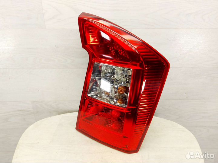 Фонарь задний правый Kia Carens 2006-2012