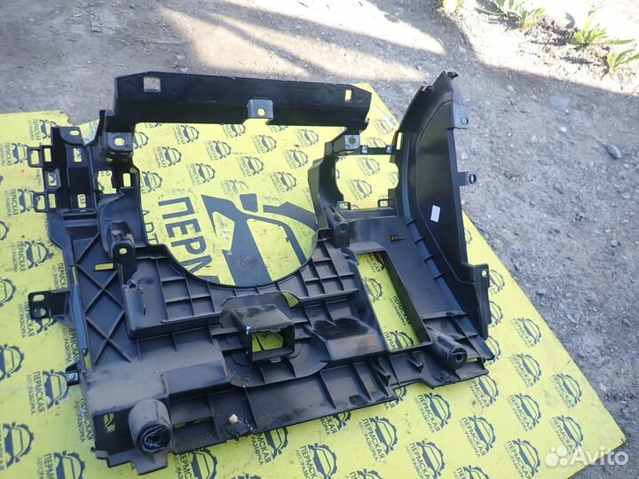 Накладка кузов внутри Range Rover Sport 2005-2012