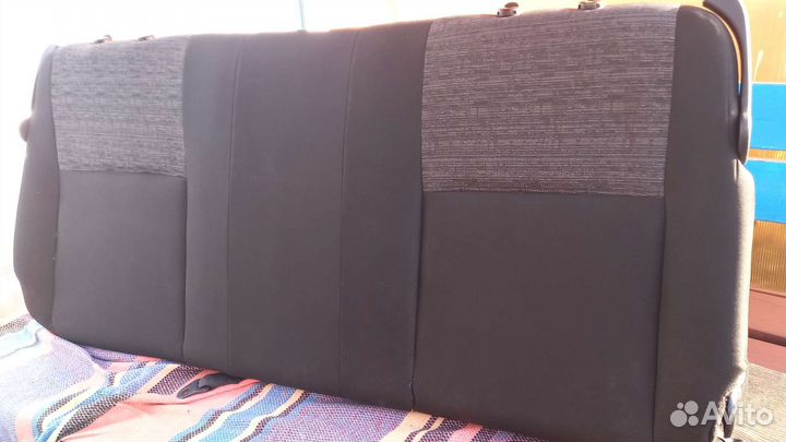 Спинка заднего сидения