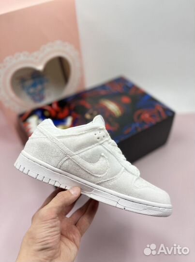 Nike Dunk Low Tripple White Velvet