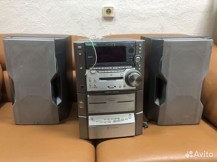 Музыкальный центр