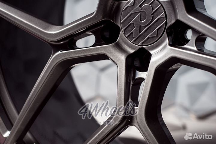 Кованые диски Audi Q8 R22