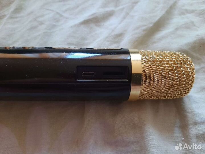 Караоке микрофон со встроенной колонкой и мр3