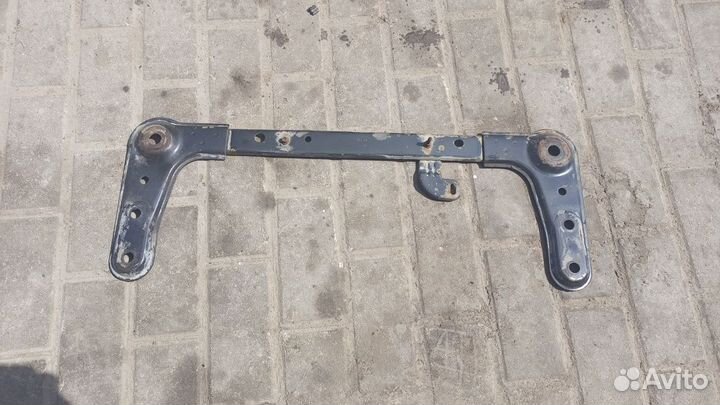 Поперечина нижняя телевизор renault fluence