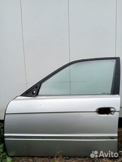 Передняя левая дверь BMW E38