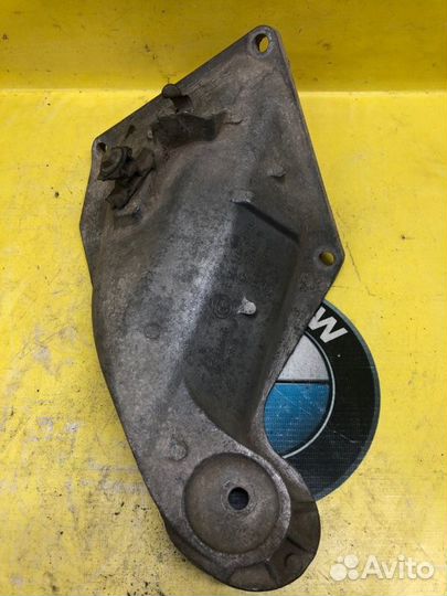 Кронштейн двигателя левый Bmw X5 E53 M57 3.0D 2003